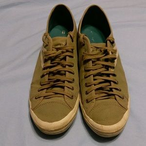 Size 9 men's Tretorn sneakers